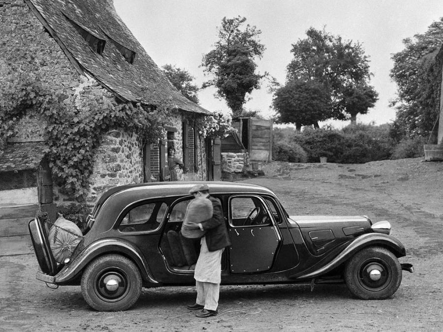  Citroen Traction Avant Commerciale 1938 года  (фото 2 из 2)